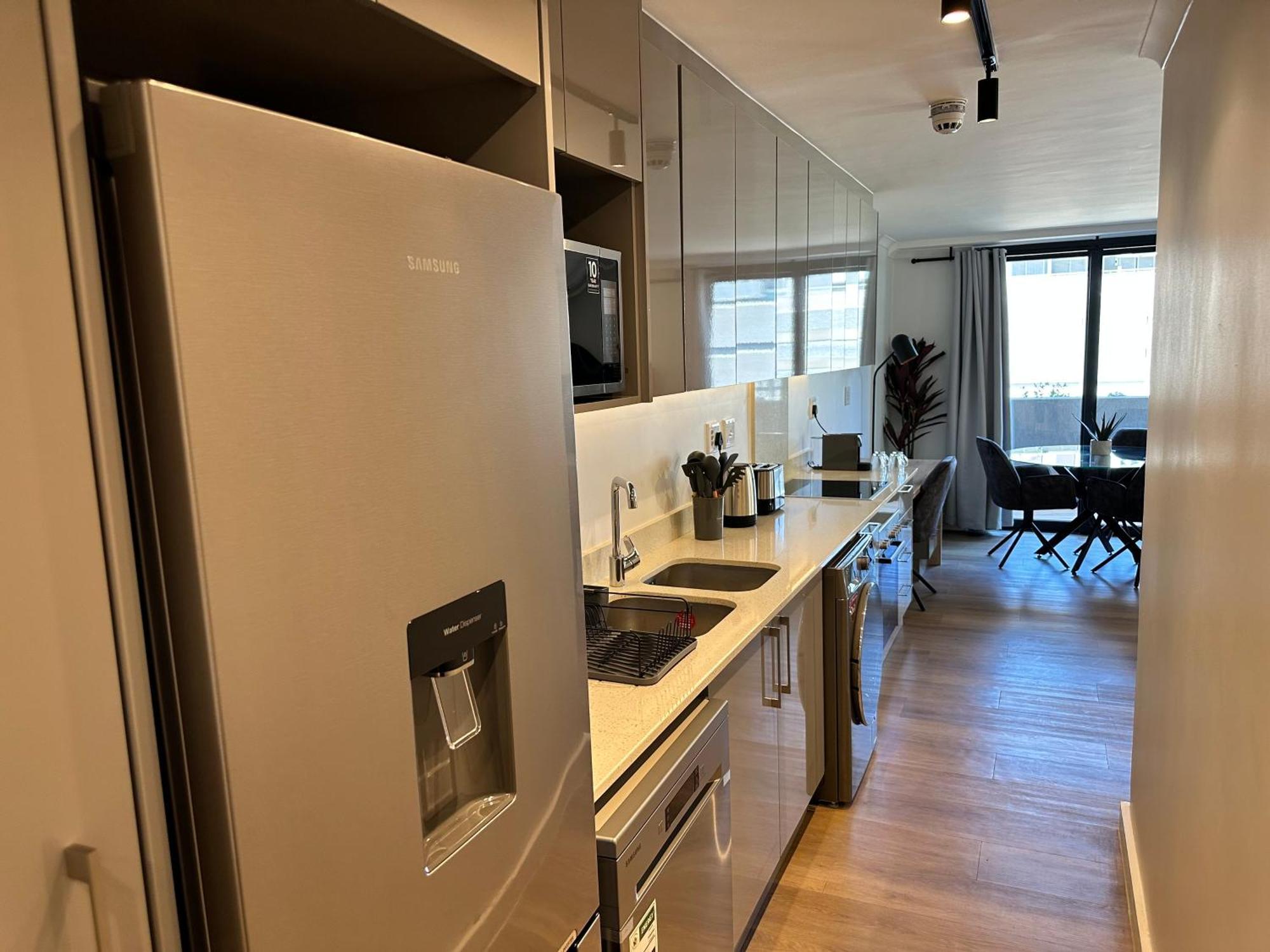 Newlands Peak Apartments ケープタウン エクステリア 写真